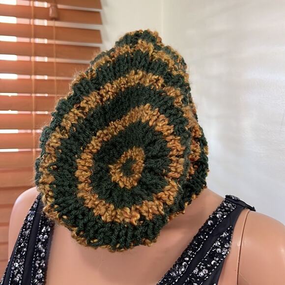 BEENIE HAT KNITTED‎ - Picture 2 of 6